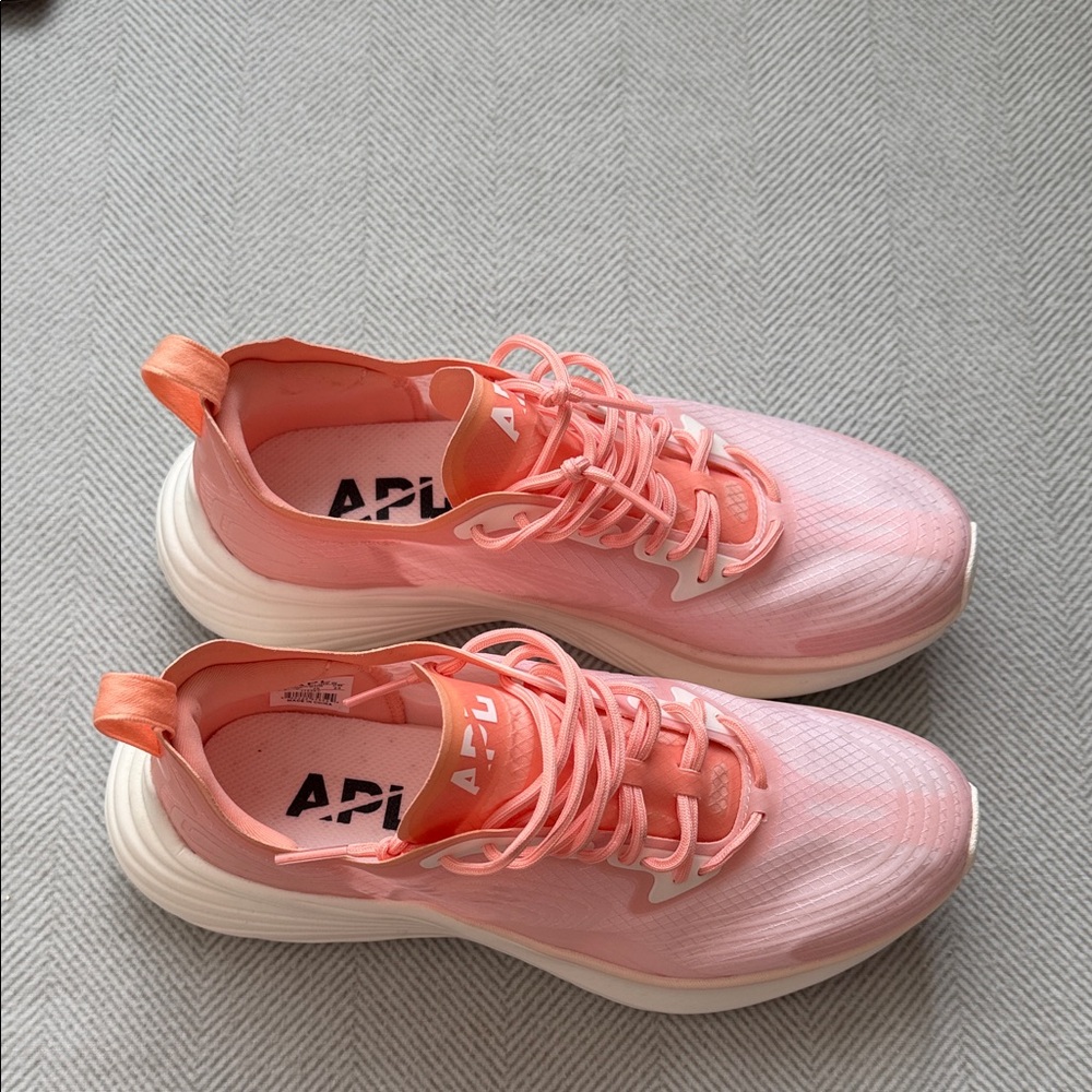 APL Streamline Sneakers - Coral